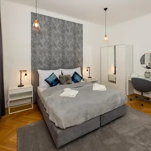 Delightful 1 Bedroom Near Schoenbrunn And Westbahnhof With Big Porch Apartamento